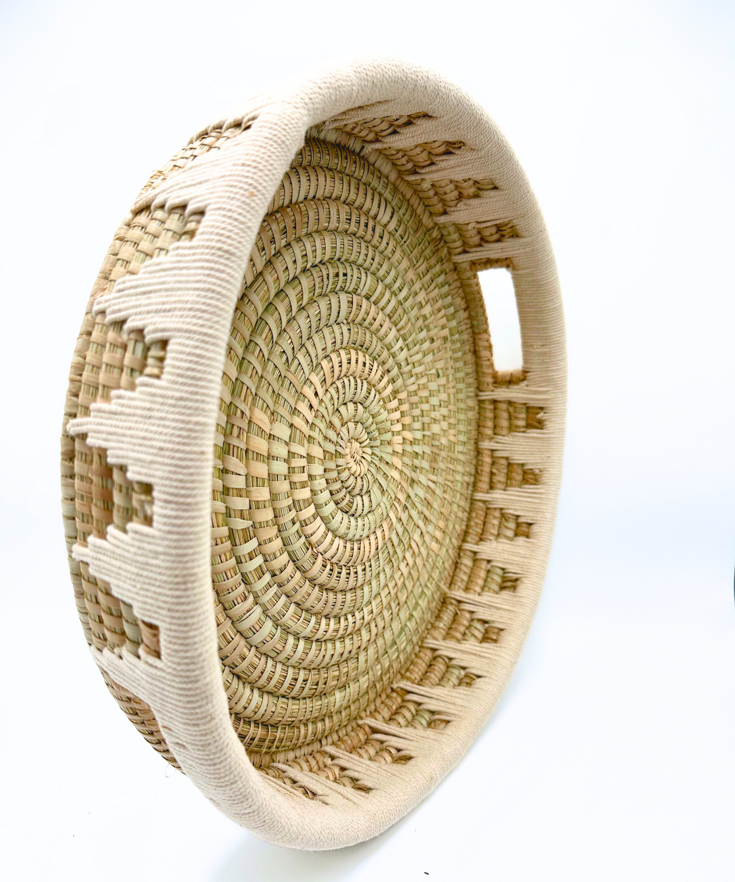 Handgeflochtende Tabletts