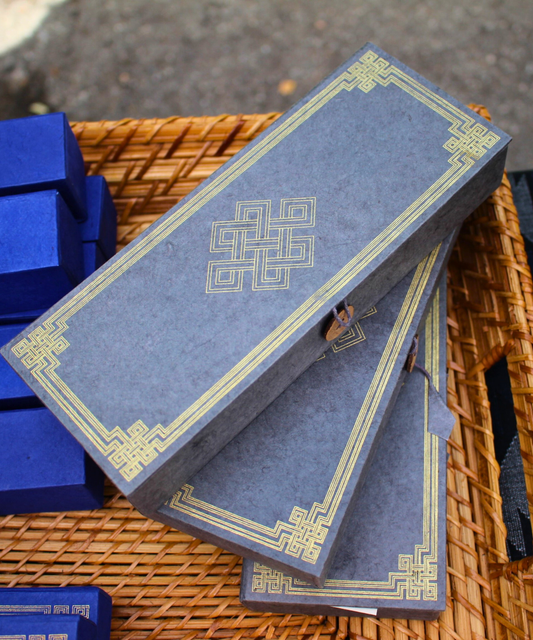 Natürliche Räucherstäbchen - handgerollt in Nepal