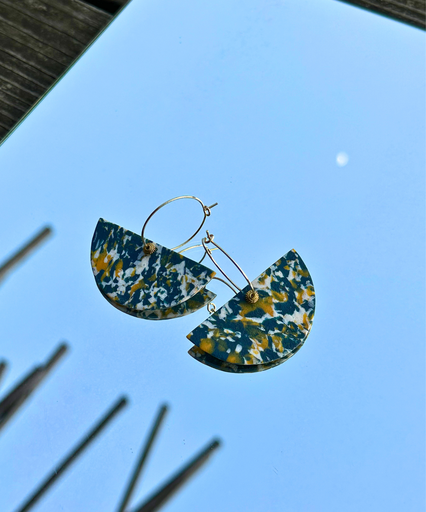 Gold-plated earrings with a modern-traditional design (crescent moon, blue)